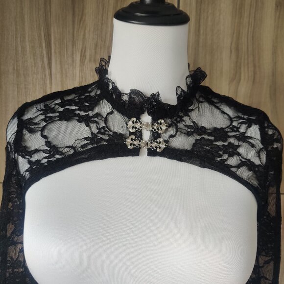 Long Sleeve Black Lace Gothic Shrug - Picture 2 of 6